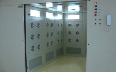 Buồng Thổi Bụi Air Shower – Thiết Bị Phòng Sạch Không Thể Thiếu