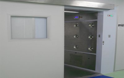 Vì Sao Gọi Air Shower Là Buồng Thổi Bụi ?